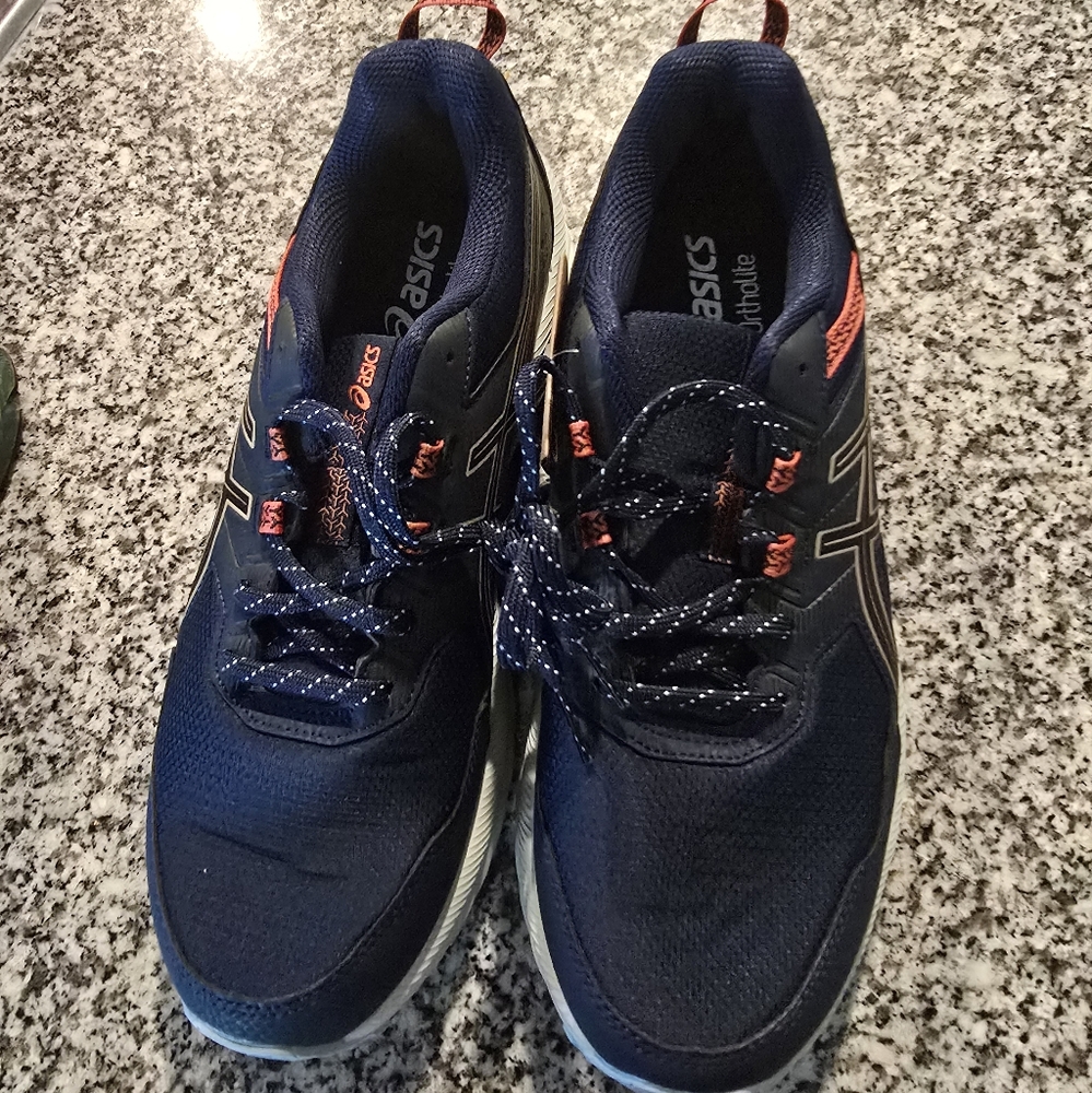 ASICS NEVER WORN ORTHOLITE